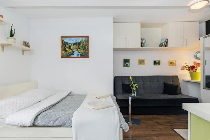 Cosy Studio Apartment Краков Экстерьер фото